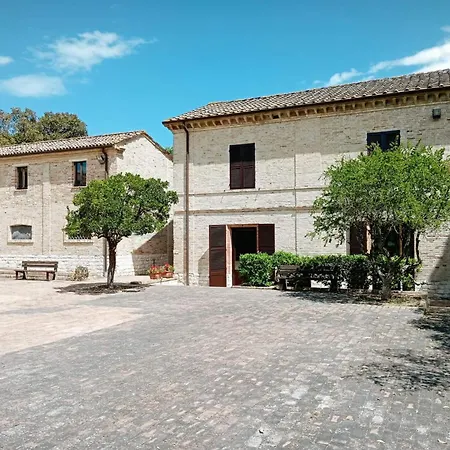 Casa Famiglia Di Nazareth * 洛雷托