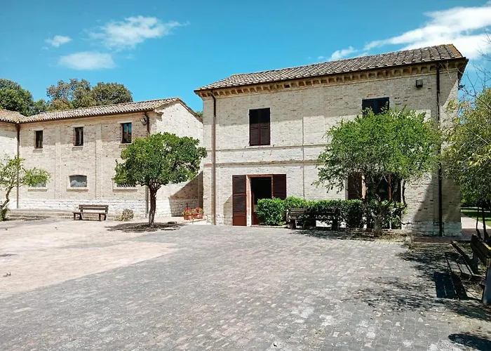 Casa Famiglia Di Nazareth * 洛雷托